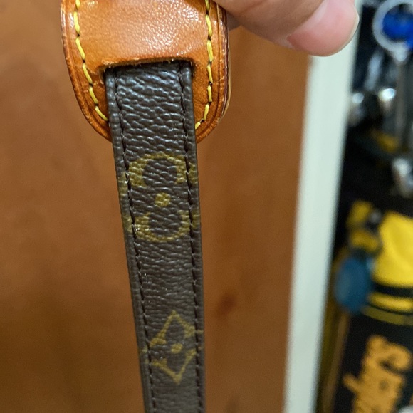 Authentic Louis Vuitton Danube PM Monogram Crossbody Bag - Picture 12 of 17